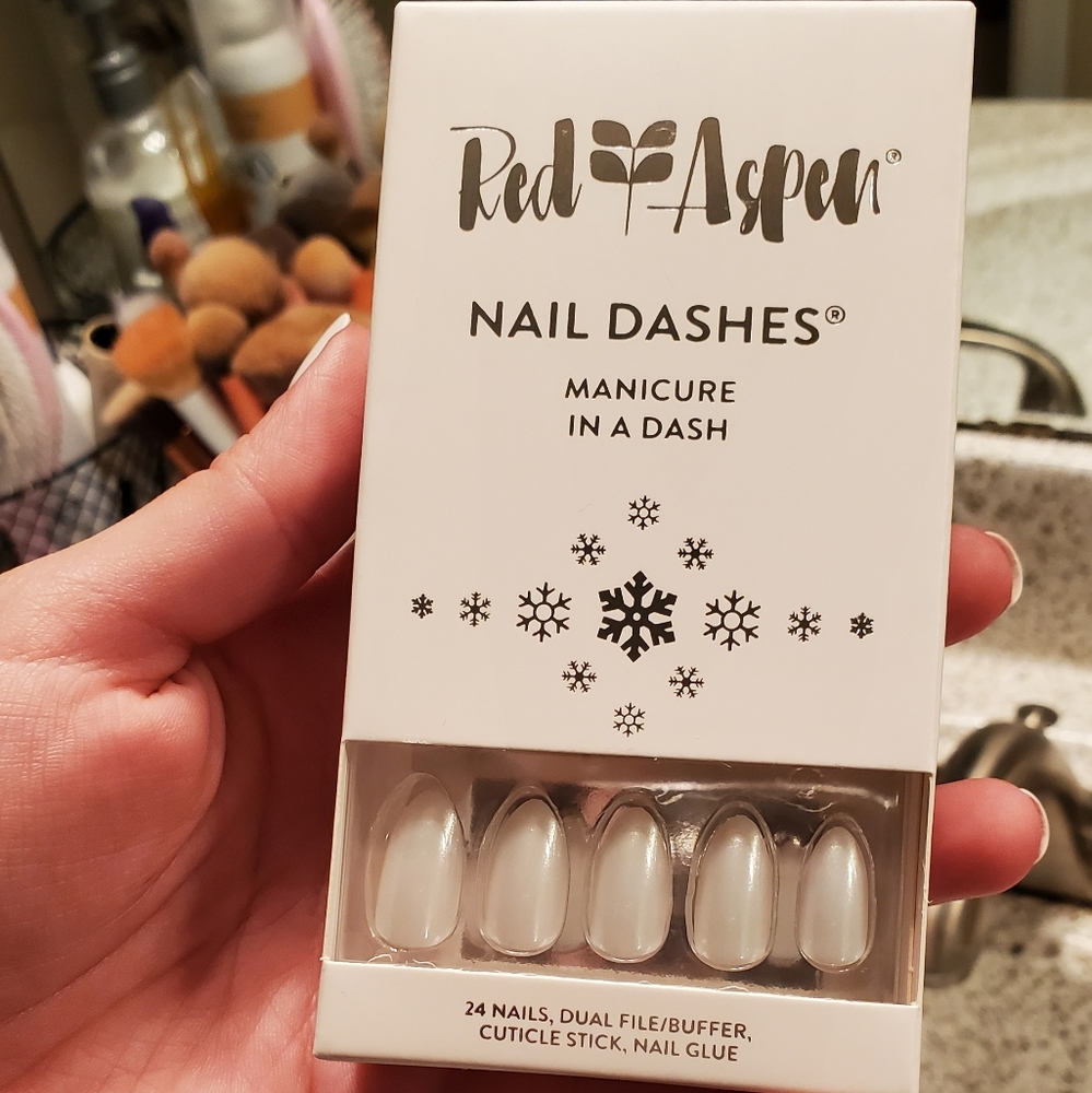 Press on nails